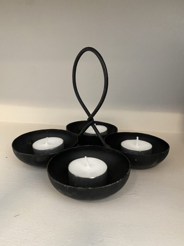Zwarte kandelaar voor 4 kaarsen