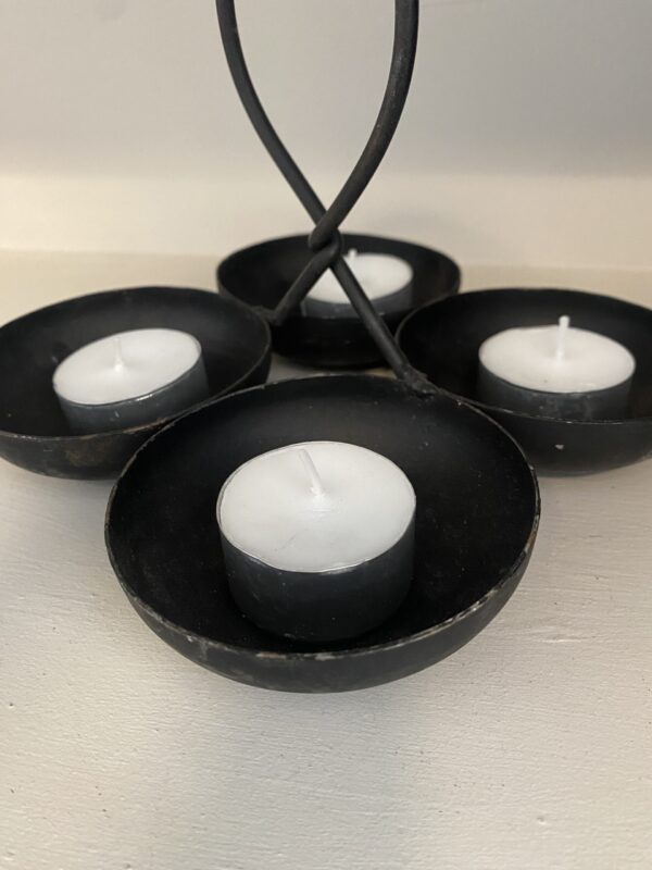 Zwarte kandelaar voor 4 kaarsen